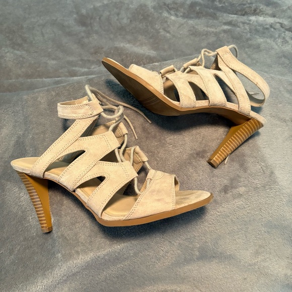 Simply Vera Wang Cream Strappy Heels - Picture 1 of 3